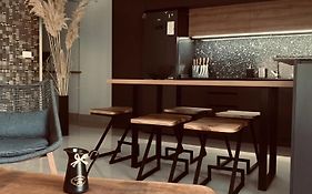 Aqua Blue Lakeview Apartment Ohrid